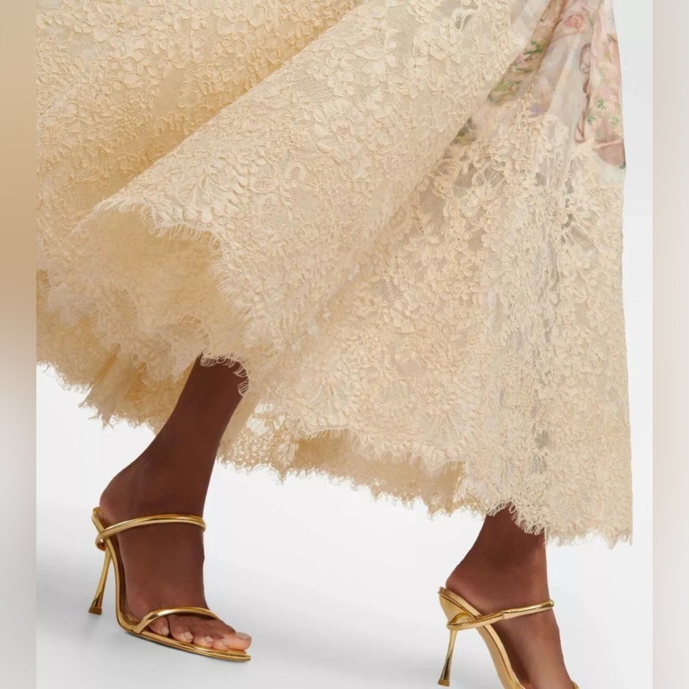 Runway Luminosity Lyrical Corded Lace Gown - Picture 14 of 16